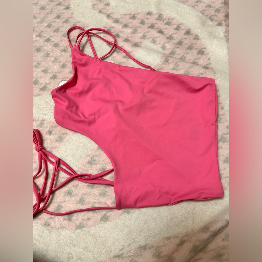Poster Girl cut out top